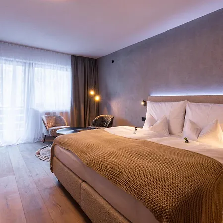 فندق مبيت وإفطار Quality Hosts Arlberg - Afoch Fei - *