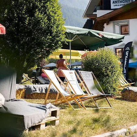 לינה וארוחת בוקר Quality Hosts Arlberg - Afoch Fei - I Boutique Living סן אנטון