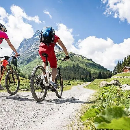 Quality Hosts Arlberg - Afoch Fei - Отель типа 