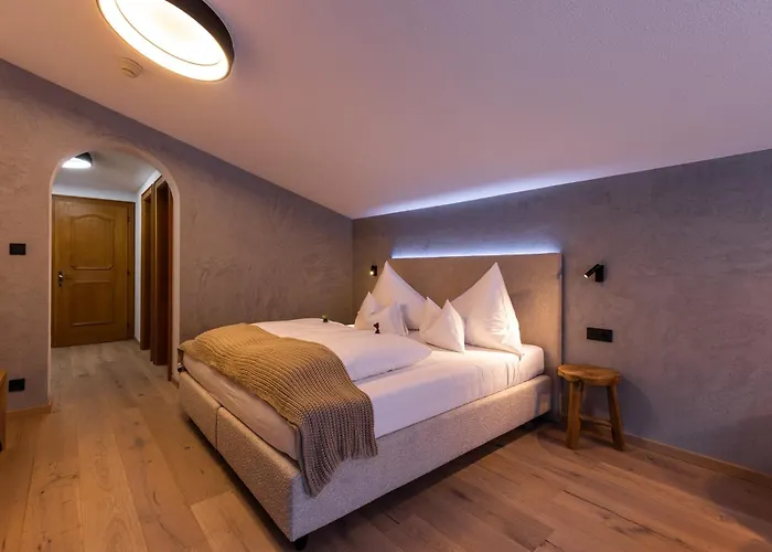 לינה וארוחת בוקר Quality Hosts Arlberg - Afoch Fei -