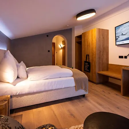 Quality Hosts Arlberg - Afoch Fei - I Boutique Living Bed and breakfast Sankt Anton am Arlberg